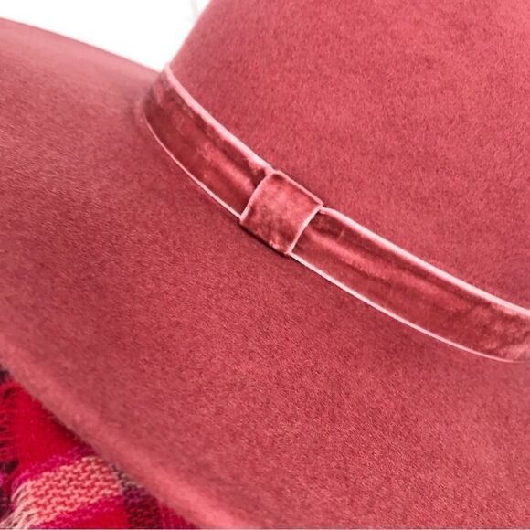 Bundle of Old Navy Pink Plaid Scarf A New Day 100% Wool Hat Matching Set NEW - Picture 10 of 14